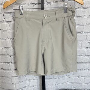 Huk Kids Stretch Shorts in Light GREY size youth large